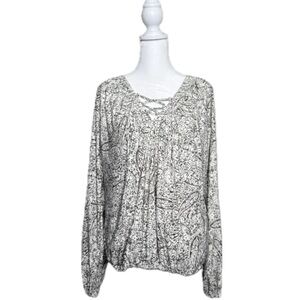 Daytrip Buckle Paisley Printed Criss Cross Neckline Too Womens’s Size Medium